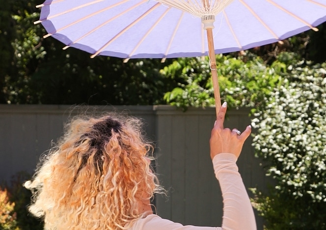 Yummywomen/Chey Parasol 2